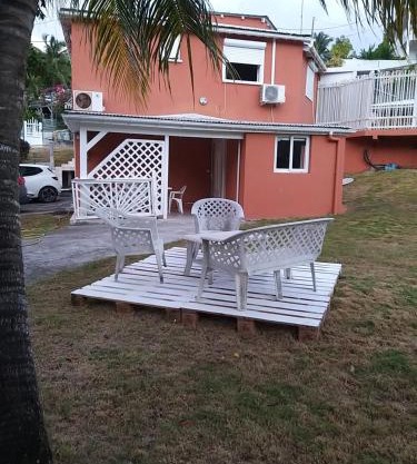 Aquaverde éco et confort- Bas de villa avec jardin et parking