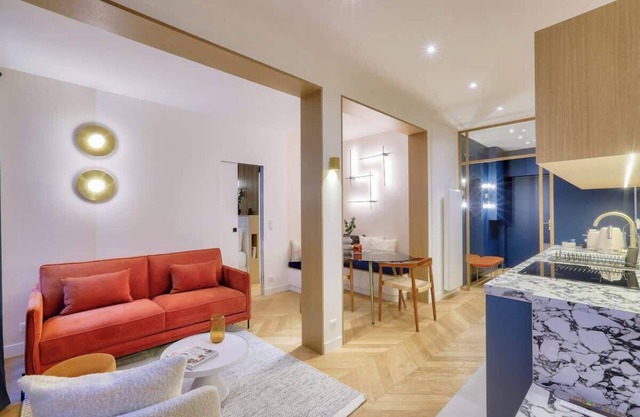 Architect-designed apartment in the heart of Paris