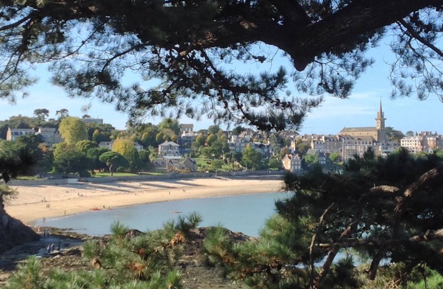 Architect house, very comfortable with lots of charm. 6 bedrooms