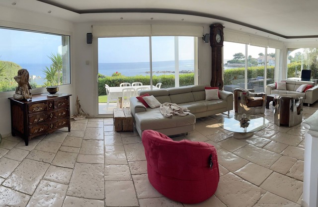 Architect's villa feet in the water