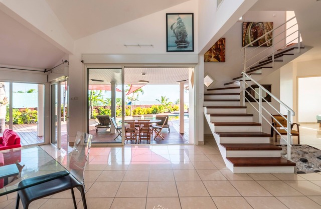 Architect Villa with pool, sea view, near Lagoon