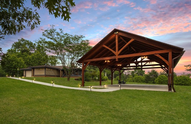 Architectural Havel w/ Stunning Views | 6BR/4BA | Pavillion & Pickleball + Hot Tub | Sideling Hills