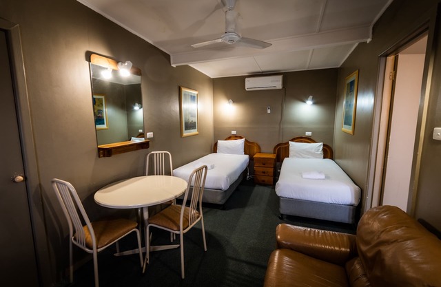 Ardeanal Motel West Wyalong
