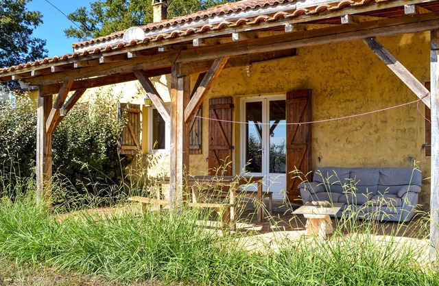 Are you dreaming of a relaxing vacation with southern flair? Then this quietly located country house