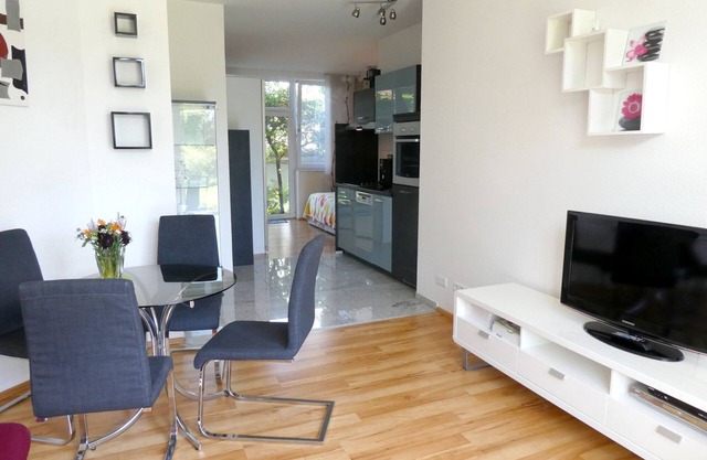 Are you looking for comfort and a quiet, central location? You've come to the right place!