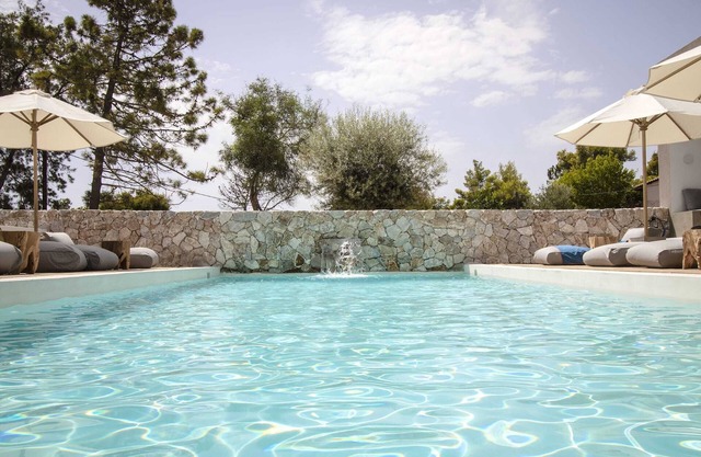 Arion Seaside Suites