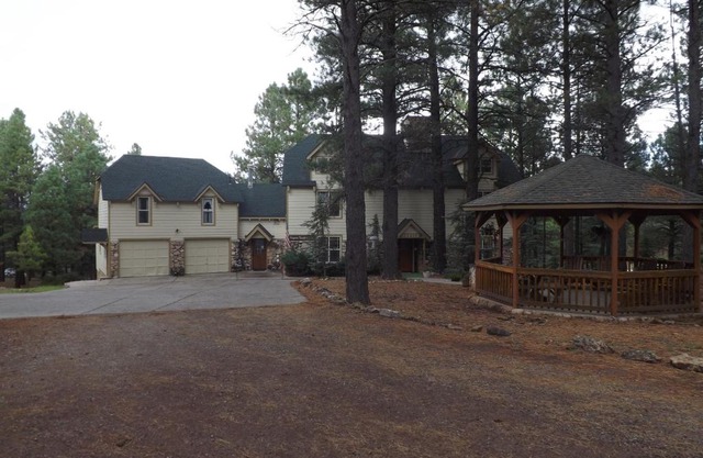 Arizona Mountain Inn & Cabins