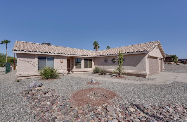 Arizona Retreat w/Casita ~ 2 Mi to Lake Havasu