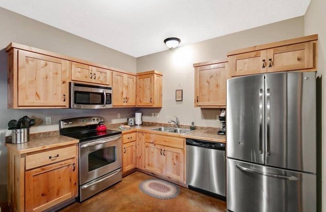 Arrowhead Condos Unit 1