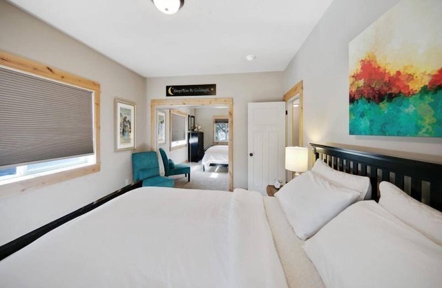 Arrowhead Condos Unit 5