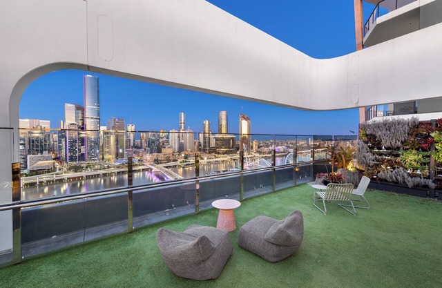 Art House Apartments by CLLIX