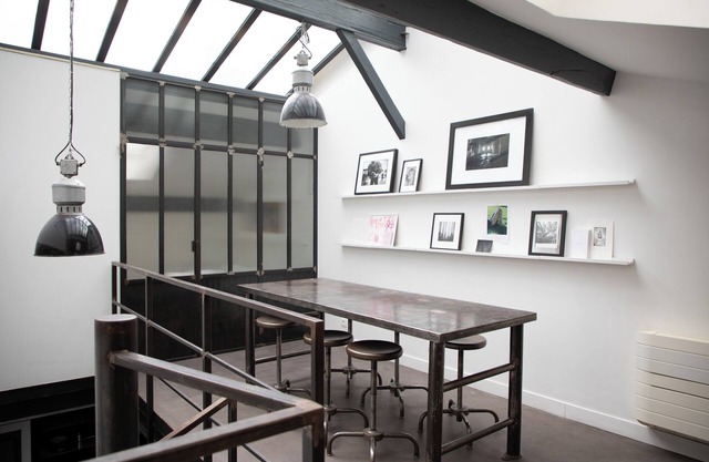 Artist's studio/Duplex loft near Croix de Chavaux metro station