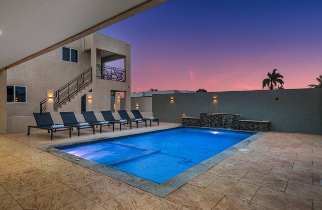 Aruba Comfort Retreat, 2BR w/Pool, BBQ, Gated Property on a Prime Location!