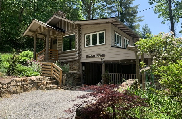 Asheville - Modern Vintage Cabin Retreat with Mountain Views