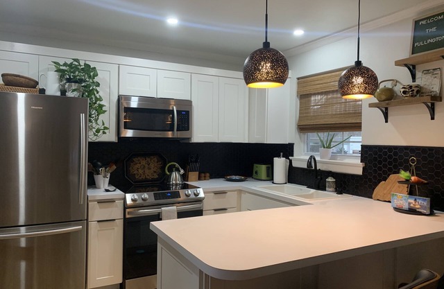 Ashley River Flat - condo with pool in Charleston Avondale area