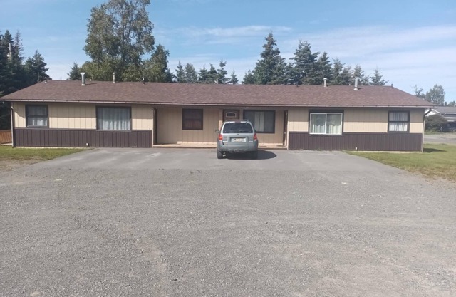 Ask about our 2025 SUBARU CAR RENTAL! Minutes from Kenai River. 2 bed 1 bath.