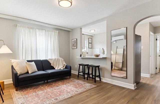 Astonishing Alexandria Apartment