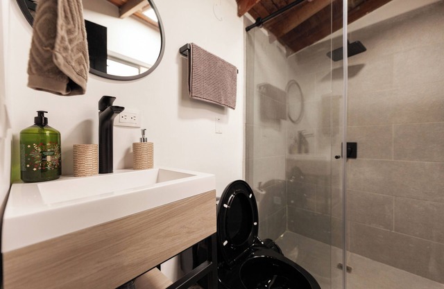 Astorga Elevated Comfort