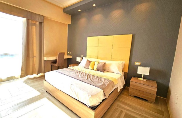 Astoria Supreme - Modern Boutique Suites