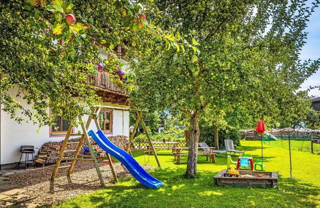Cosy apartment in villa for 6 people with TV and balcony