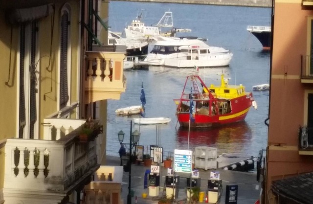 AT THE PORT OF SANTA MARGHERITA [A/C, wi-fi, sea view] CIN IT010054C2CJKQENH4