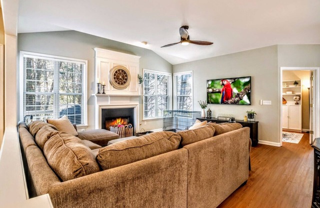 ATH - Immaculate 5BR Swim Tennis CulDeSac(sugar)