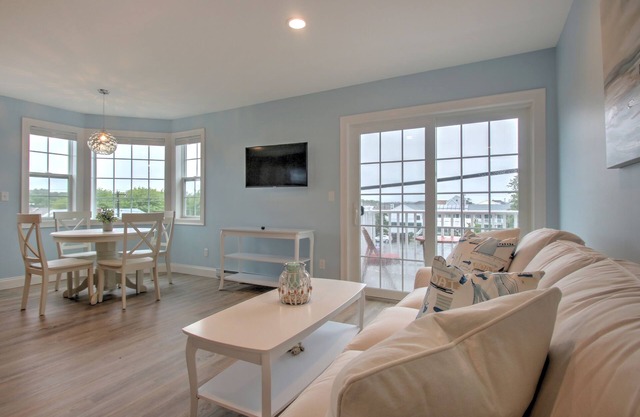 Atlantic Ocean Suites - Sand Dune Suite 14 (1 Bedroom)