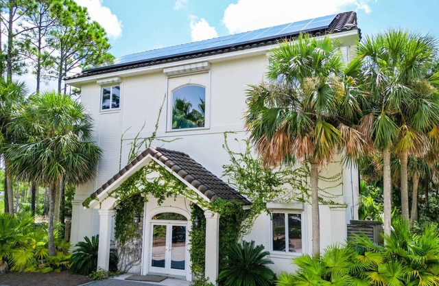 Atlantis – 5-Bedroom Luxury Beach Home