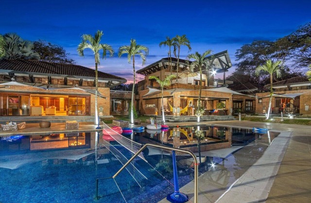 Atractivo Mansion Presidential Suite in Cali