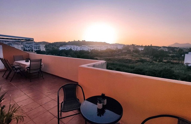 Attic - Jardines de Sabinillas - 10 MINS WALK to the beach and town centre -