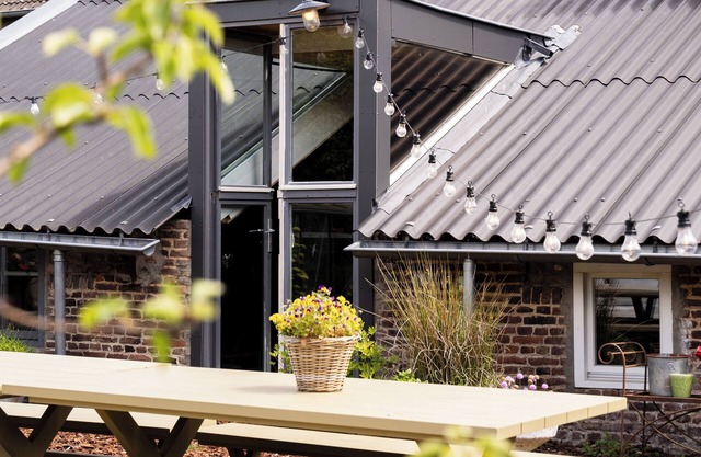 Attractive and luxurious farmhouse for groups! A 5-minute drive from the heart of Maastricht