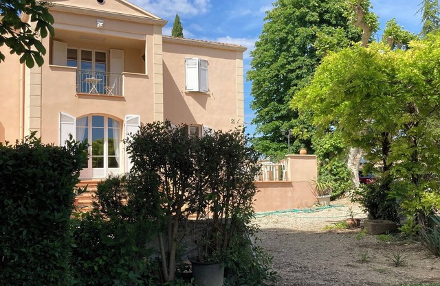 Au Cœur de la Provence Superbe Maison de 230m2jardin 2500m2 Jacuzzi11 Couchages