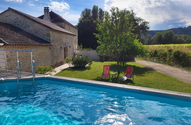 Au Coeur du Vignoble de Cahors, Gîte Avec Piscine Privative, Calme et Sérénité !