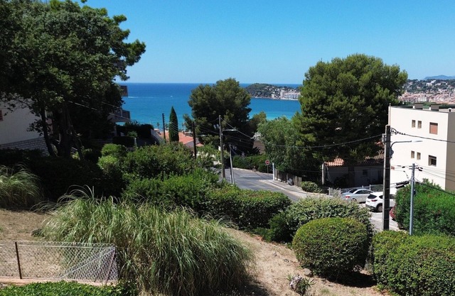 AU DOUBS SÉJOUR, Apartment with sea view in Six Fours Les Plages, 4/6 people