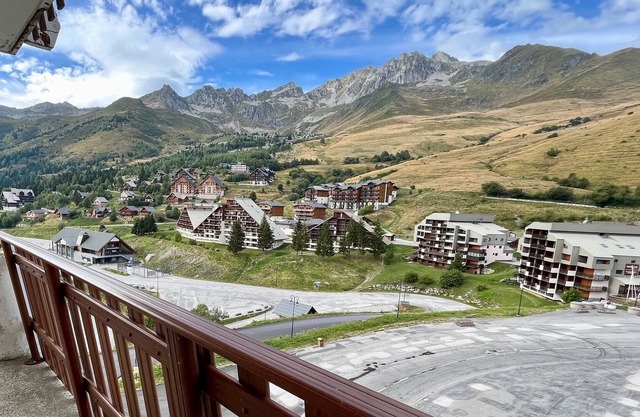 Au Pied des Pistes et une vue Magnifique Emplacement Très Prisé
