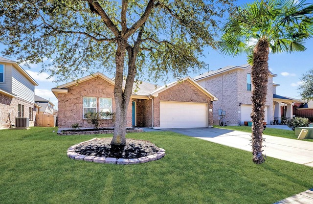 Austin Suburban Bright & Spacious 1-Story Home
