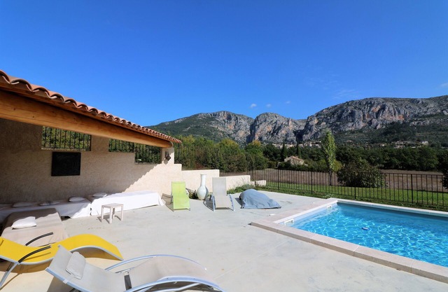 AUTHENTIC "MAS DE PIERRE" POOL WITH PANORAMIC VIEW on MOUSTIERS - VERDON