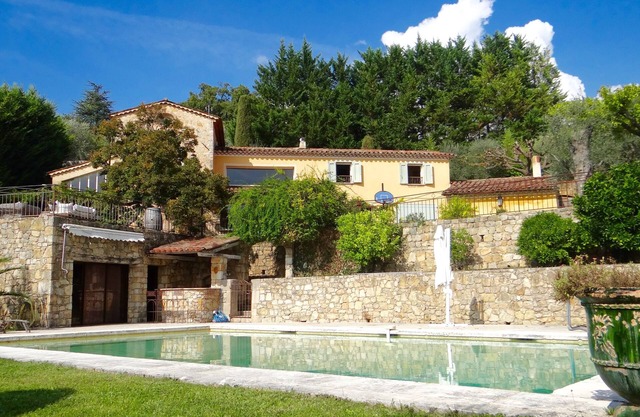 Authentic and charming Callian villa.