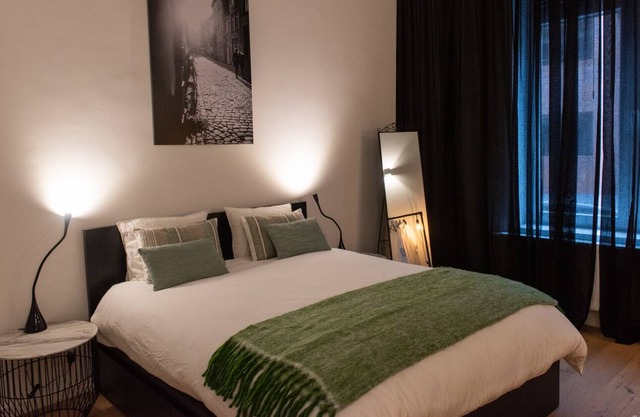 Authentic city house with a cozy garden