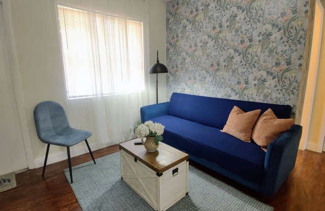 Authentic Little Havana 1BR Apartment with Parking Near Miami's Top Attractions