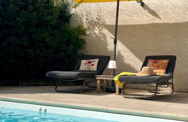 Authentic Mas Provençal near Mont-Ventoux with private pool