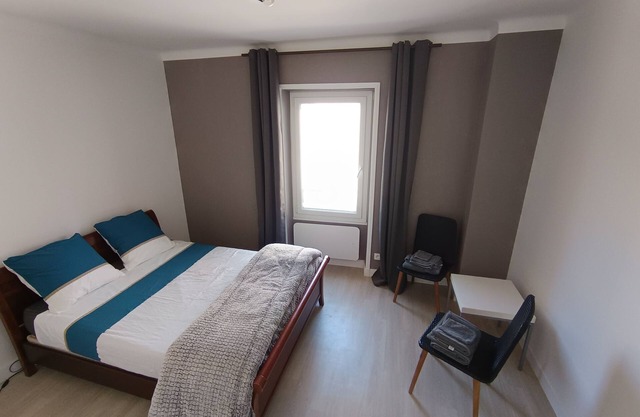 AUX LITS DE LA LOIRE, town house in the center of Champtoceaux.