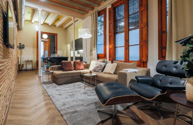Avinyo 2 Gotic · Spacious Loft in Gothic Quarter!