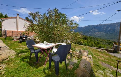 Awesome Apartment In Lozzi - Fko697