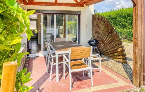 Awesome Home In Criquetot-L'esneval