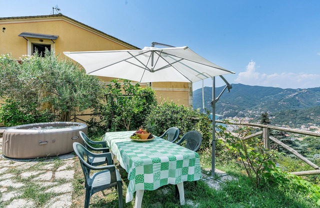 Awesome home in Moneglia with kitchen