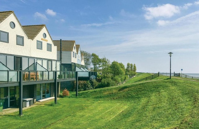 Awesome Home In Stavoren With Wifi