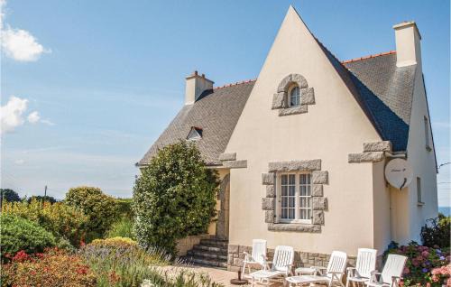 Awesome Home In Trévou Treguignec