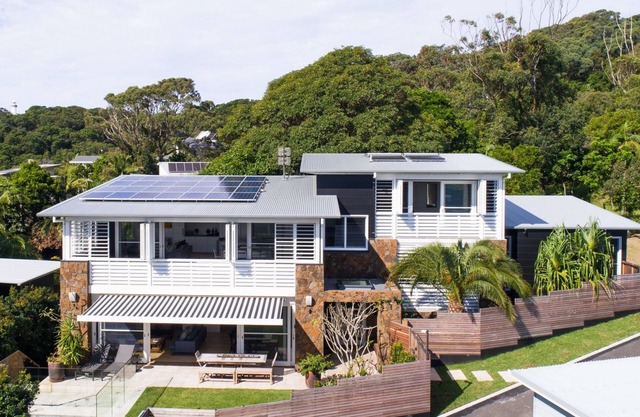 Ayindi Byron Bay (beach house) - Best Views and across the road from the beach