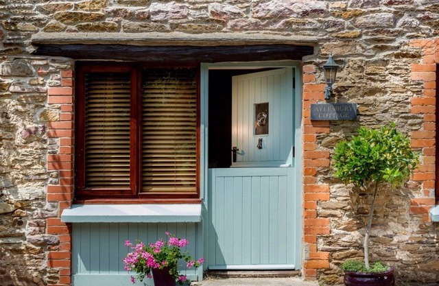 Aylesbury Cottage Sleeps 2